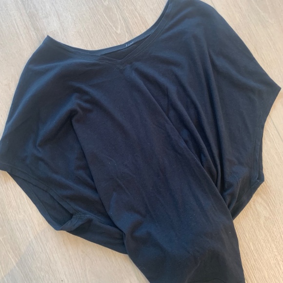 Drapey Black Tee: Lululemon - Picture 5 of 13